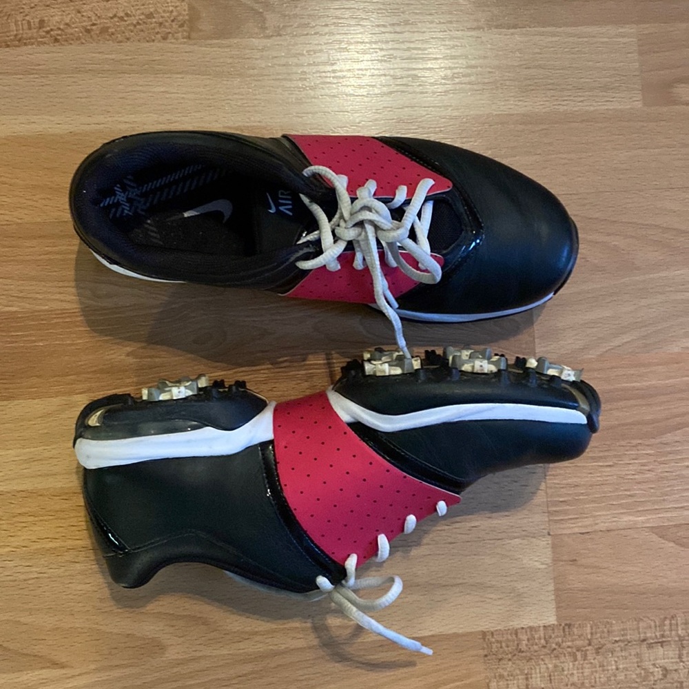 Size 7 Nike Women’s golf shoes